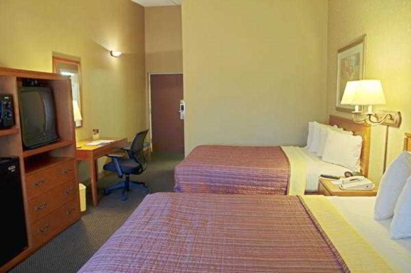 Western Merrimack Valley Hotel 3*
